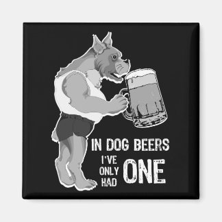 Imán En Cervezas De Perro Para El Fondo Oscuro