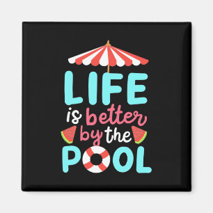 Imán Es Mejor Nadar Junto A La Piscina
