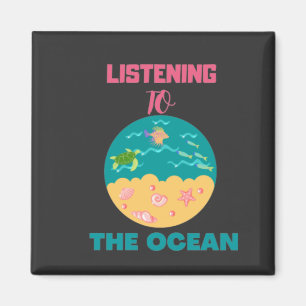 Imán escuchando el océano y relajarte