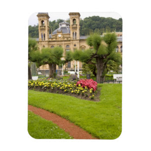 Imán España, San Sebastián. Popular resort de costa,