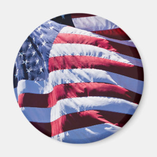 Imán Estados Unidos señalan por medio de una bandera