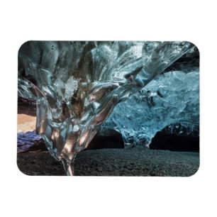 Imán Estalactita de Hielo En Una Cueva de Hielo