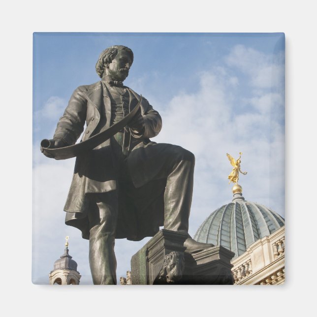 Imán Estatua con cúpula de vidrio en el edificio de Kun (Frente)