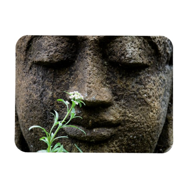 Imán Estatua de jardín de piedra con flor (Horizontal)