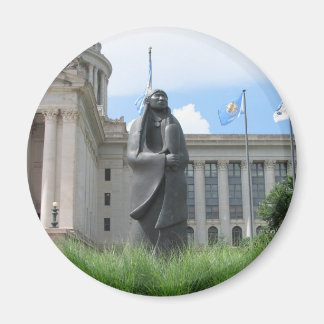 Imán Estatua En La Capital Estatal De Oklahoma