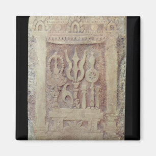 Imán Estele brahmán que representa el Trimurti