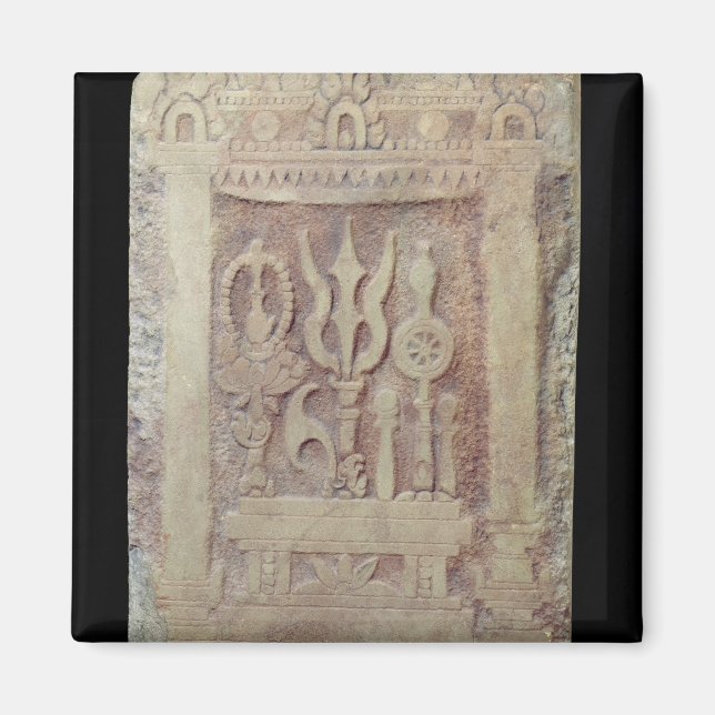 Imán Estele brahmán que representa el Trimurti (Frente)