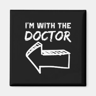 Imán Estoy con el Médico Arrow Left Funny Halloween Cos