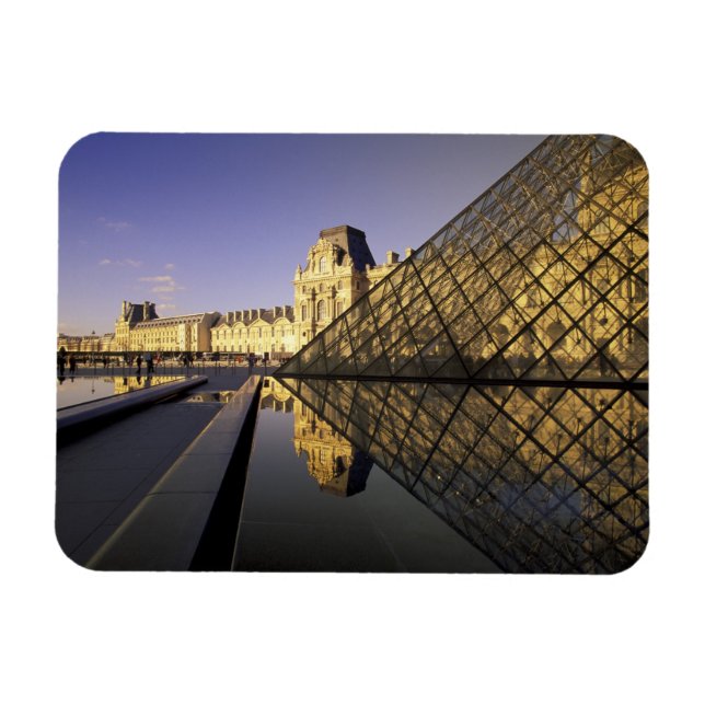 Imán Europa, Francia, París. El Louvre y el vidrio (Horizontal)