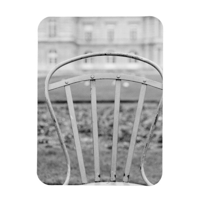 Imán Europa, Francia, París. Silla, Jardin du (Vertical)