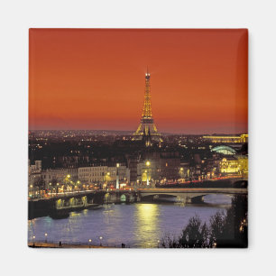 Imán Europa, Francia, París. Vista del atardecer de la