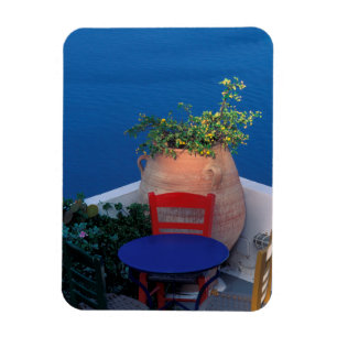 Imán Europa, Grecia, Santorini. Terraza con vista al ma