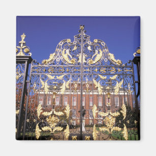 Imán Europa, Inglaterra, Londres. Puerta dorada en el e