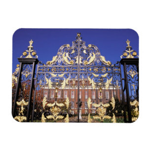 Imán Europa, Inglaterra, Londres. Puerta dorada fuera d