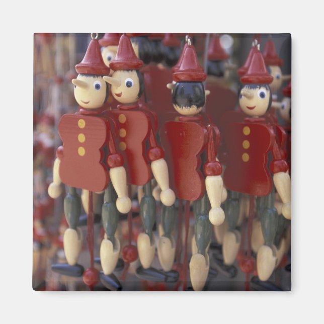 Imán Europa, Italia, Toscana, Collodi, hogar de (Frente)