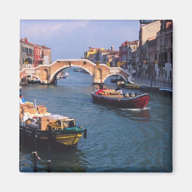 Imán Europa, Italia, Venecia. Barcos que traen (Frente)