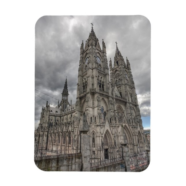 Imán Exterior de la Basílica en Quito, Ecuador (Vertical)