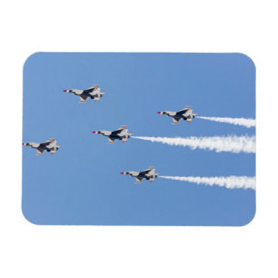 Imán F-16 Thunderbirds volando en la formación de cinco