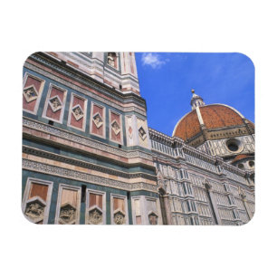 Imán Famosa Iglesia Doumo en primer plano en Florencia,