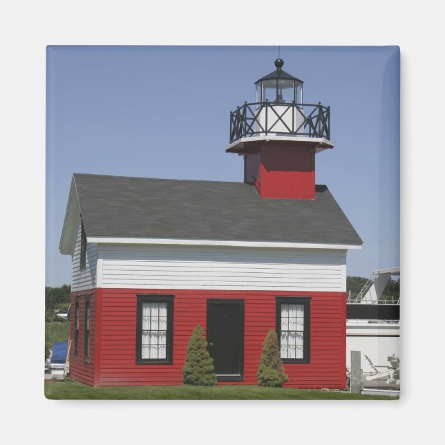 Imán Faro reubicado a orillas de Douglas cerca (Frente)