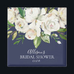 Imán favorito de la ducha de novia de la marina y<br><div class="desc">Hermosa rosa blanca Flores de la ducha de novia favorecen el imán. Artículos coincidentes disponibles en nuestra tienda.</div>