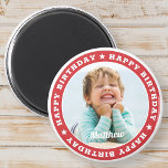 Imán Feliz cumpleaños, simple foto de un Personalizado<br><div class="desc">Este diseño sencillo y moderno se compone de una tipografía de suero y añade una foto personalizado.</div>