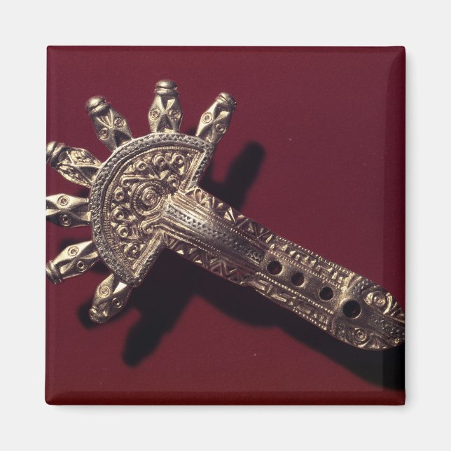 Imán Fibula, Laucha (Frente)