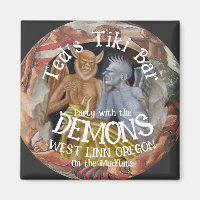 Fiesta en el bar de Tiki con los demonios en las m