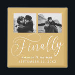 Imán Finalmente Boda Minimalista 2 Foto Guardar la fech<br><div class="desc">Ha merecido la pena esperar y ahora está listo para enviar por fin sus fechas guardadas! Estas bodas minimalistas ahorran a los imanes de fecha son perfectamente simples pero a la vez super modernos. Personaliza fácilmente el diseño añadiendo tus propias fotos, nombres y fecha de boda. Se pueden encontrar elementos...</div>