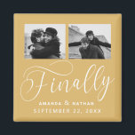 Imán Finalmente Boda Minimalista 2 Foto Guardar la fech<br><div class="desc">Ha merecido la pena esperar y ahora está listo para enviar por fin sus fechas guardadas! Estas bodas minimalistas ahorran a los imanes de fecha son perfectamente simples pero a la vez super modernos. Personaliza fácilmente el diseño añadiendo tus propias fotos, nombres y fecha de boda. Se pueden encontrar elementos...</div>