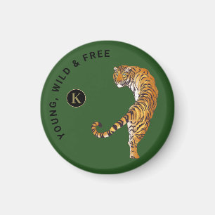 Imán Fondo verde del monograma del tigre joven, salvaje