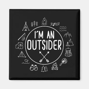 Imán Forastero al aire libre que acampa caminando al