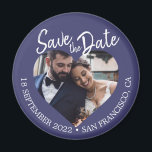 Imán Foto Azul Marino Save the Date Script Moderno<br><div class="desc">Imán de "save the date" con letra script moderna y foto en azul marino con una ventana de foto en forma de corazón, fondo azul marino profundo y texto con letra script manuscrita en blanco. Este diseño muestra su foto de compromiso mientras presenta claramente la fecha y el lugar de...</div>