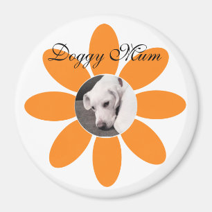 Imán Foto de perro tímido con cachorro en un marco flor