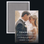 Imán Foto del Día de la Boda Gracias Por Favor<br><div class="desc">¡Celebra tu día especial con un profundo pesar que tus invitados apreciarán para siempre! Esta foto del Día de la Boda Gracias Favor Magnet muestra maravillosamente una foto favorita de su día de boda junto con el mensaje: "Estamos tan honrados de tener amigos y familia tan especiales como tú". Personalizado...</div>