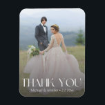 Imán fotografía boda de moda blanca gracias<br><div class="desc">elegante tipografía de moda blanca foto boda gracias Magnet</div>