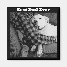 Imán Fotografía en blanco y negro de perro peleándose c