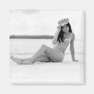Imán fotográfico de chica con pinzas antiguas