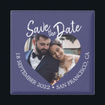 Imán Fotonavy Azul Moderno Guión Salvar la Fecha<br><div class="desc">Imán de "save the date" con foto en azul marino y letra script moderna con una ventana de foto en forma de corazón, fondo azul marino profundo y texto en letra script manuscrita en blanco. Este diseño muestra su foto de compromiso mientras presenta claramente la fecha y el lugar de...</div>