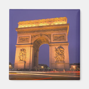 Imán Francia, París, Arco de Triunfo al anochecer.