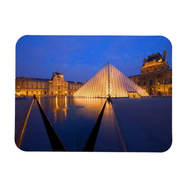 Imán Francia, París. El museo del Louvre en el crepúscu (Horizontal)