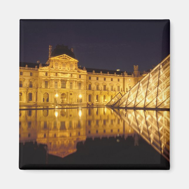 Imán Francia, París, museo Louvre de noche. (Frente)