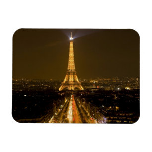 Imán Francia, París. Vista nocturna de la Torre Eiffel