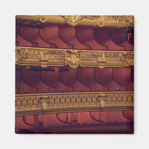 Imán Francia, París. Vistas parciales a los asientos en