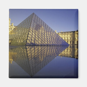 Imán FRANCIA, Reflexión de París, Pirámide. El Louvre