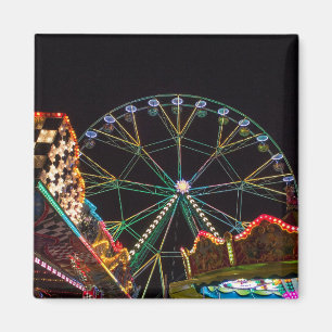 Imán Funfair en la noche