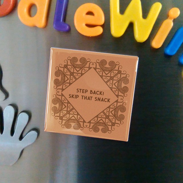 Imán Funny Fridge Step Back! Skip That Snack Border Art (Subido por el creador)