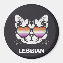 Gato de Guay con bandera de lesbiana vigila divert