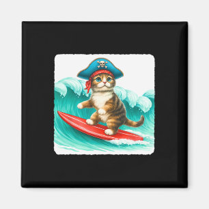 Imán Gato surfista con sombrero de pirata en la tabla d