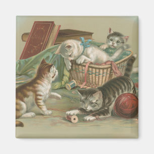 Imán Gatos victorianos antiguos jugando en una cesta de